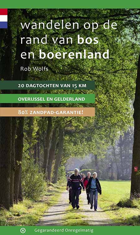 Wandelen op de rand van bos en boerenland Wandelen op de rand van bos en boerenland